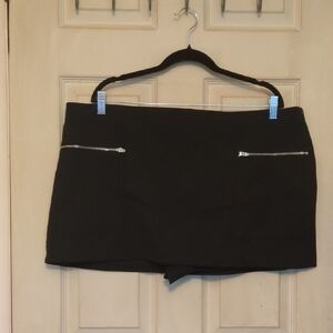 NWT Abercrombie & Fitch Black Stretch Zipper Mini Skort Black XL